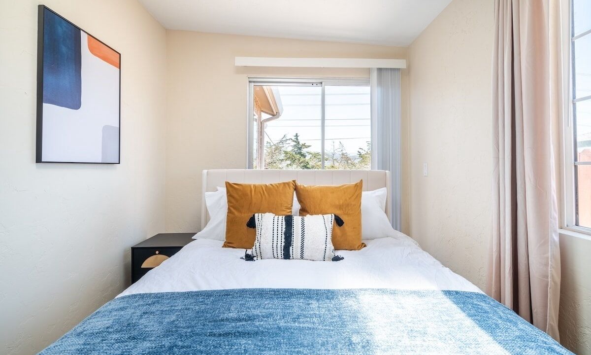 Photo of Bedroom in Del Rey Oaks
