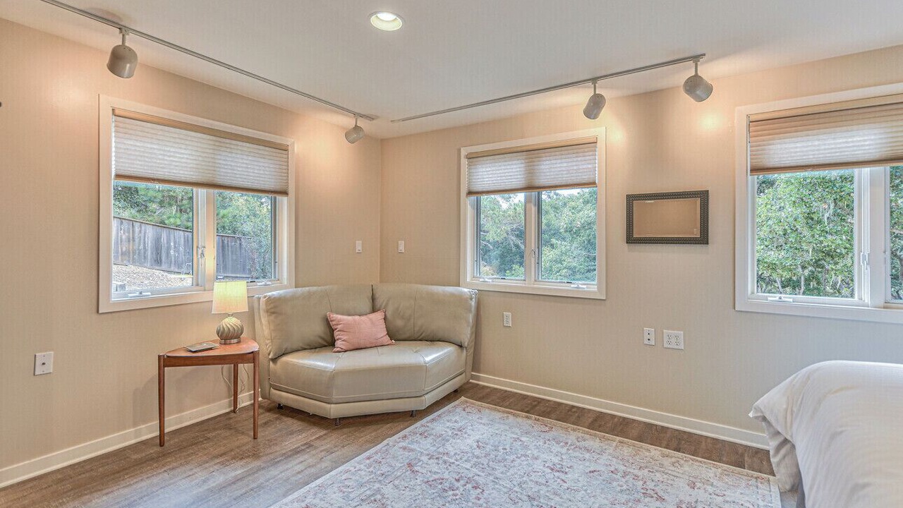Photo of Bedroom in Munras Avenue
