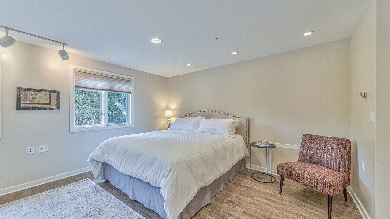 Photo of Bedroom in Munras Avenue