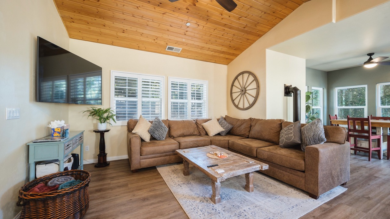 Photo of Livingroom in Templeton