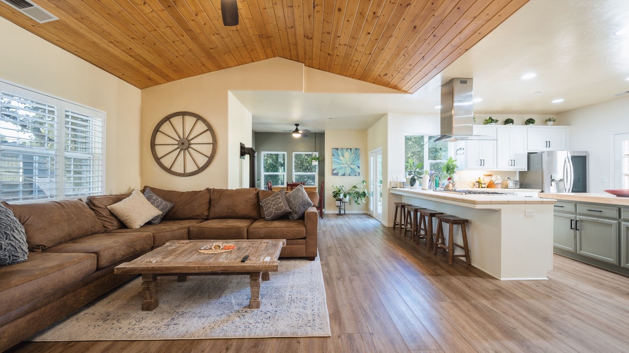 Photo of Livingroom in Templeton