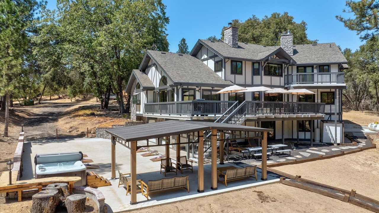 Photo of Outdoor in Oakhurst