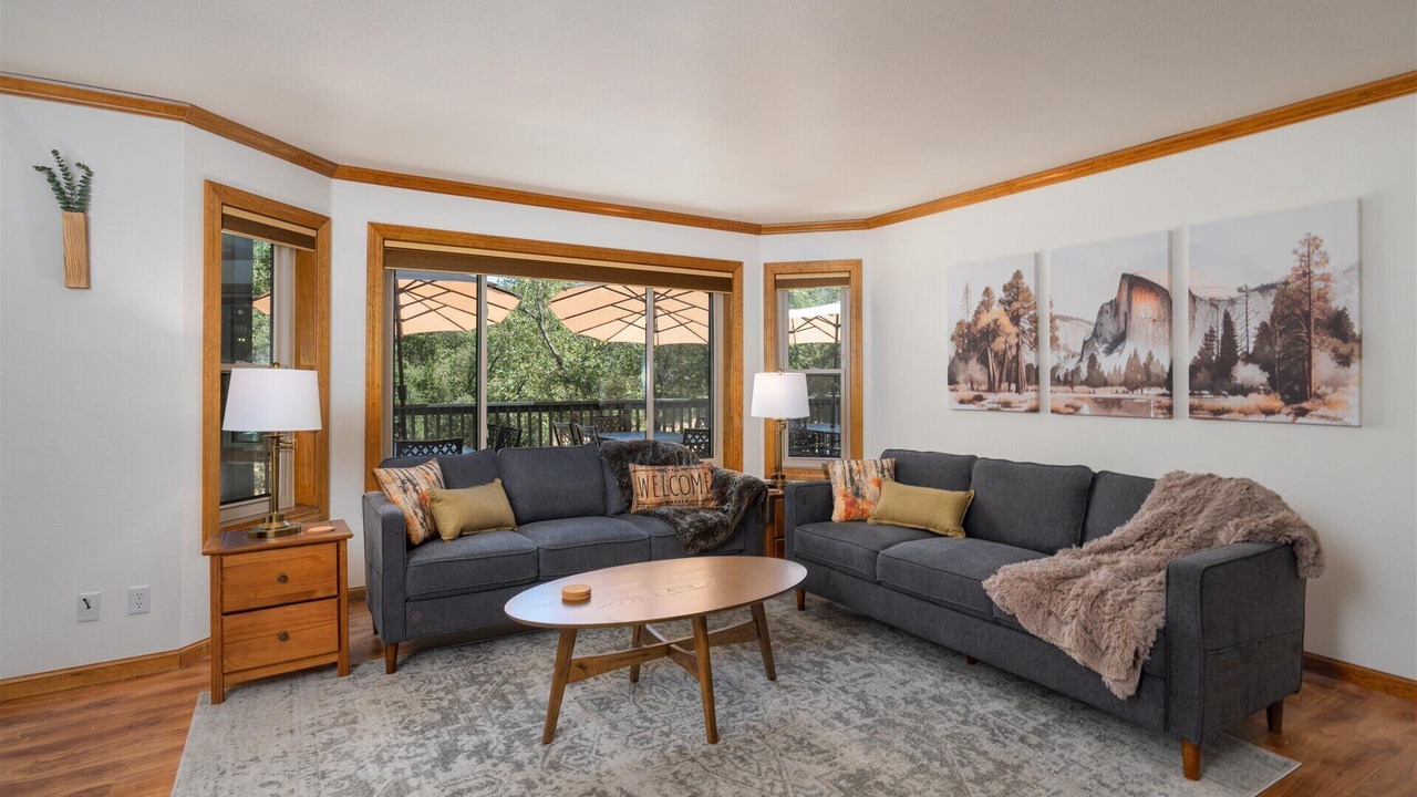 Photo of Livingroom in Oakhurst