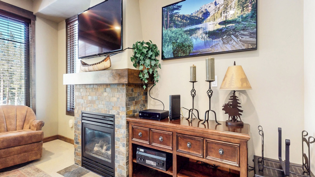 Photo of Livingroom in Woodwinds