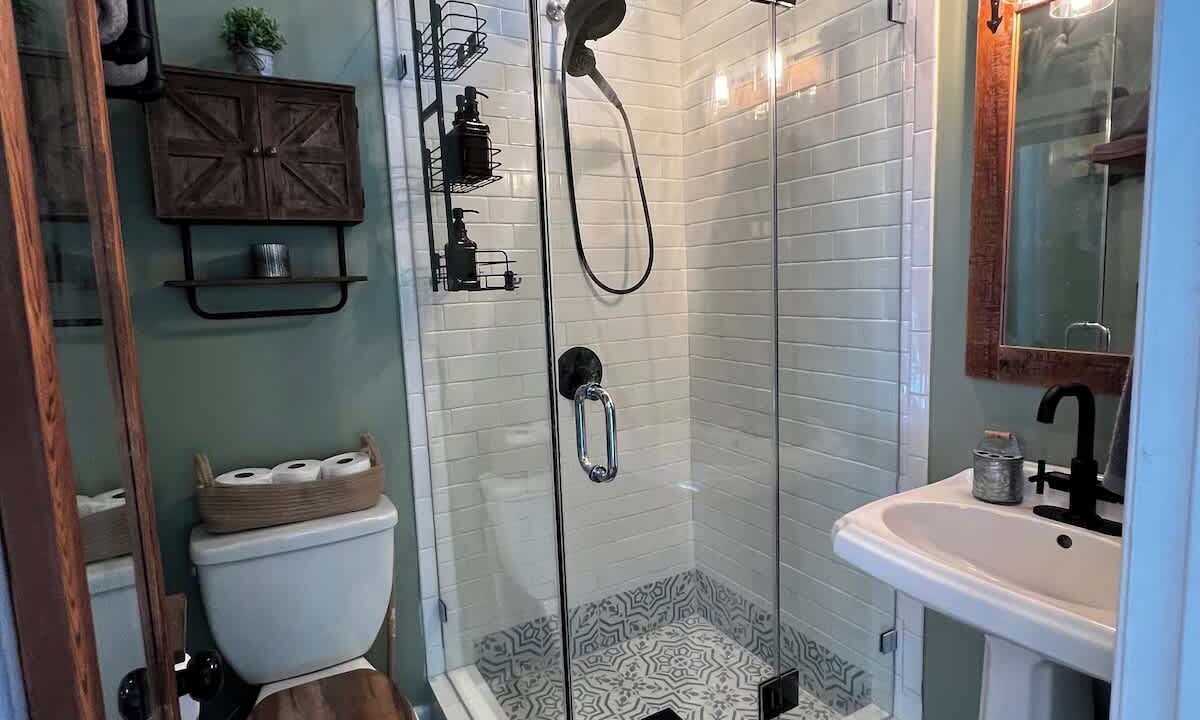 Photo of Bathroom in Fernwood