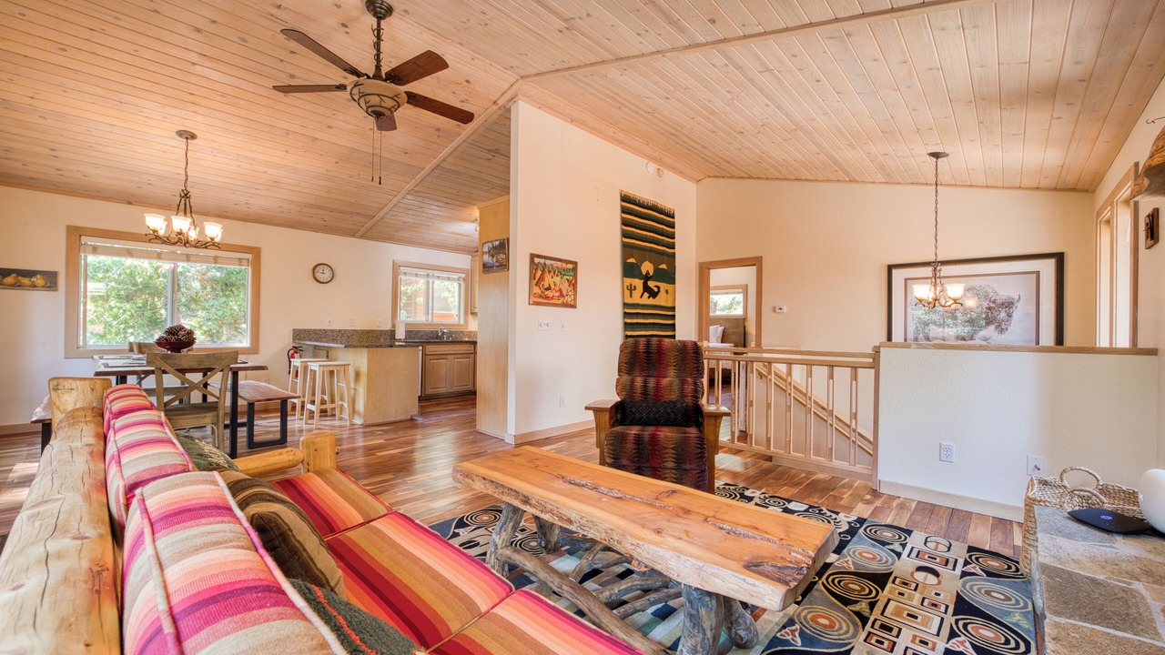 Photo of Livingroom in Brockway