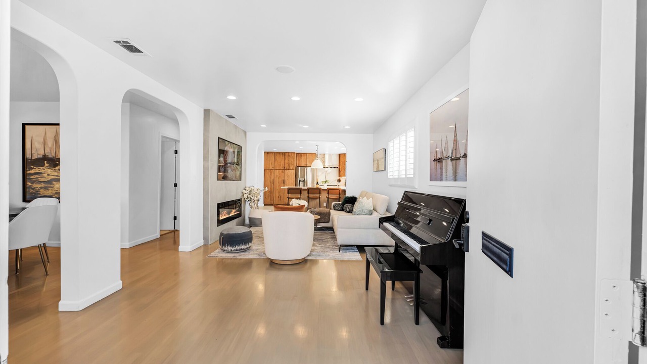 Photo of Livingroom in Belmont Shore