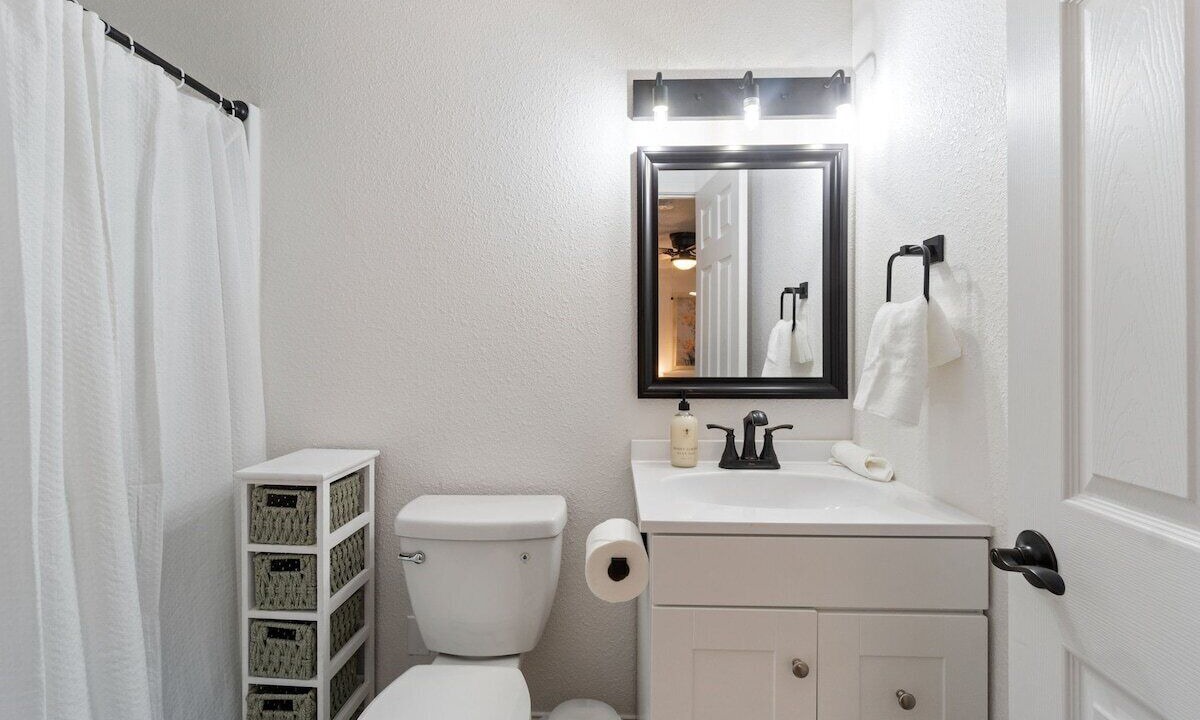 Photo of Bathroom in Tower District