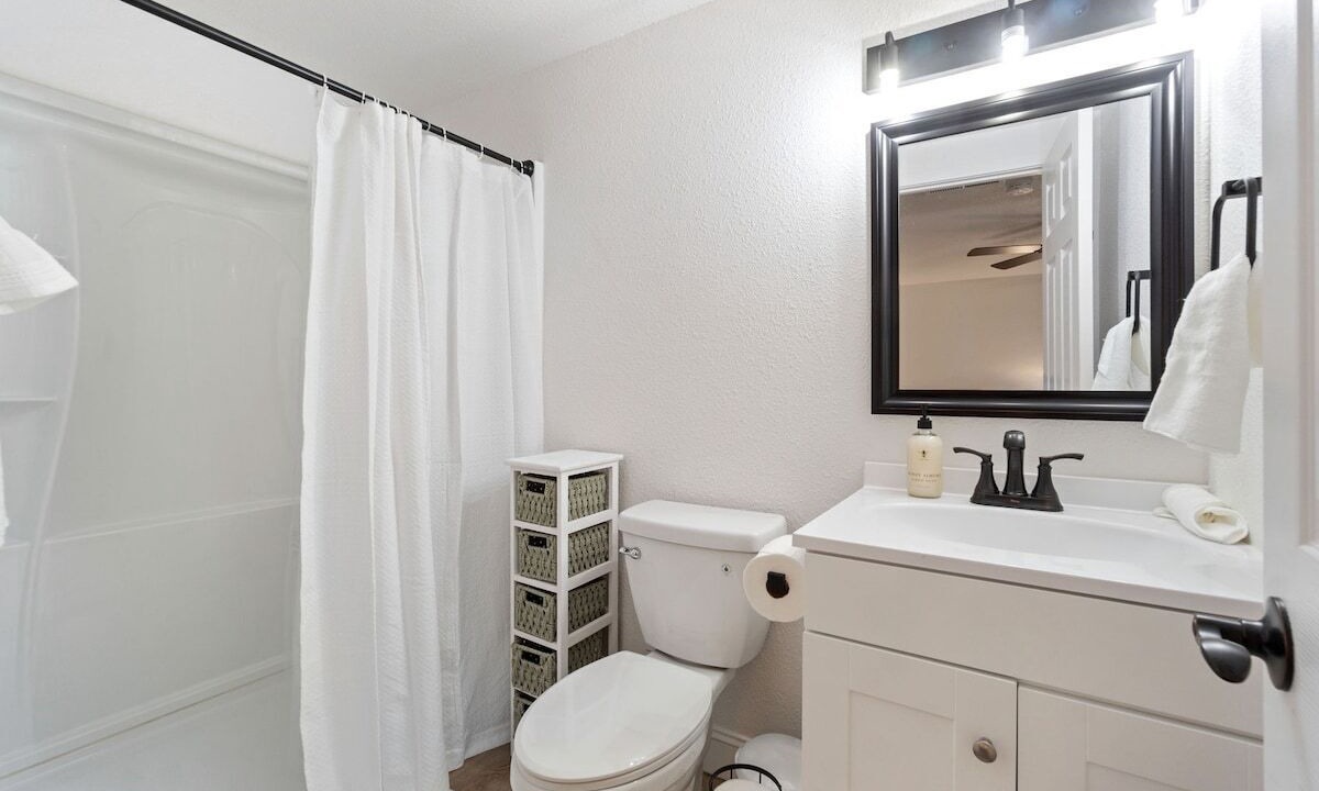 Photo of Bathroom in Tower District