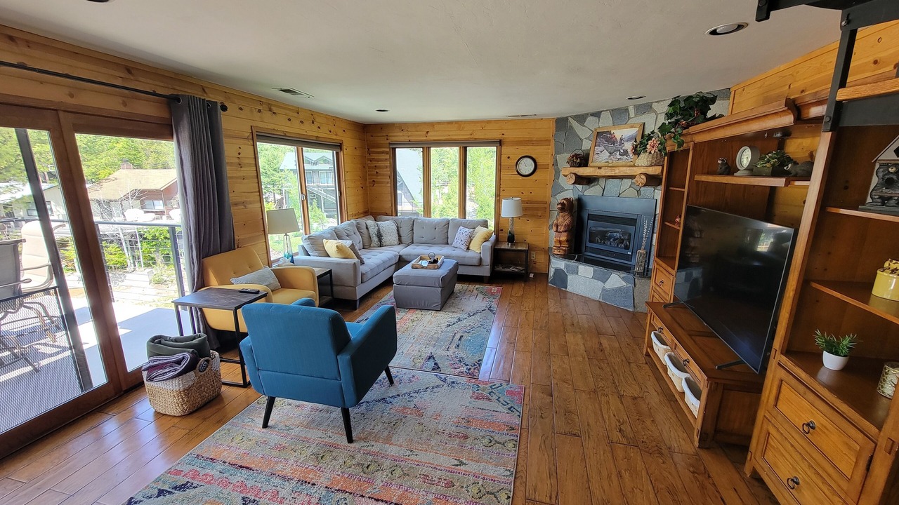 Photo of Livingroom in Bass Lake