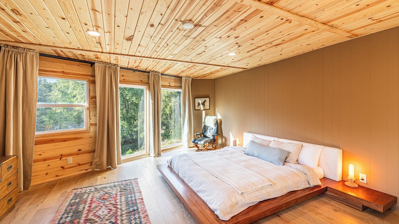 Photo of Bedroom in North Fork