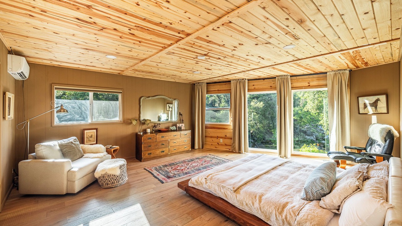 Photo of Bedroom in North Fork