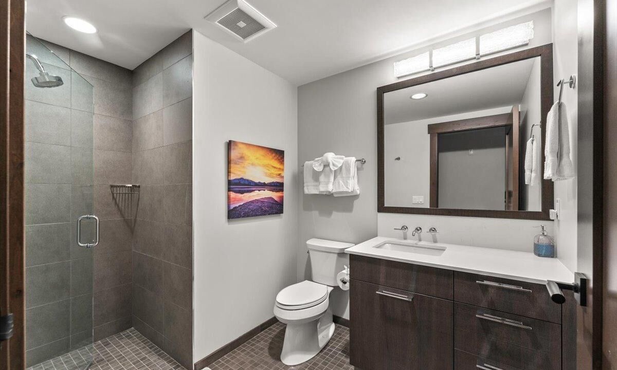 Photo of Bathroom in Stateline