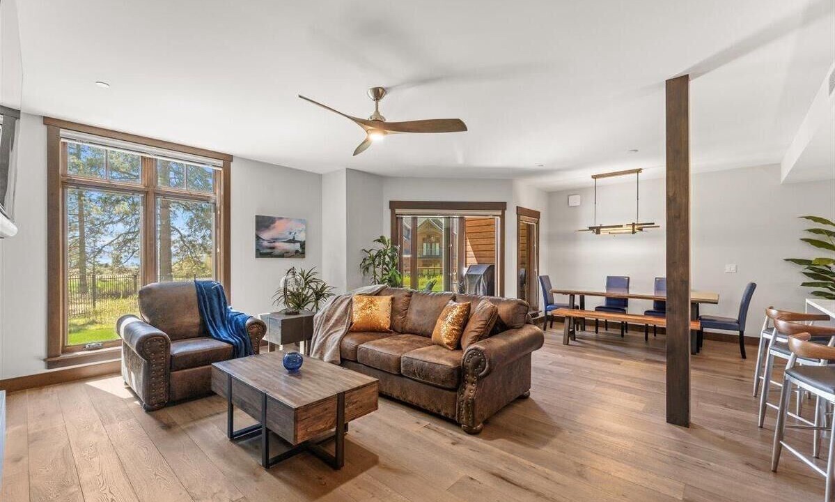 Photo of Livingroom in Stateline