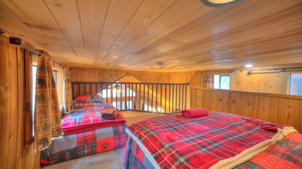 Photo of Bedroom in Tahoe Valley