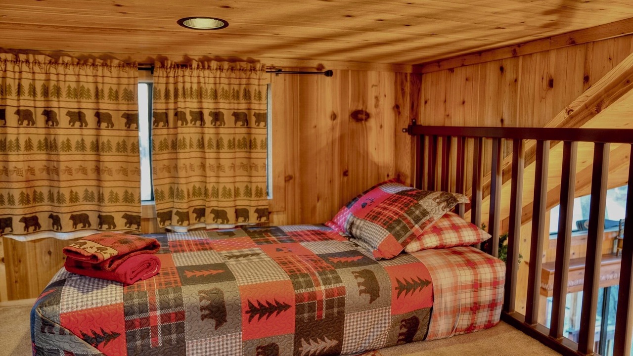 Photo of Bedroom in Tahoe Valley