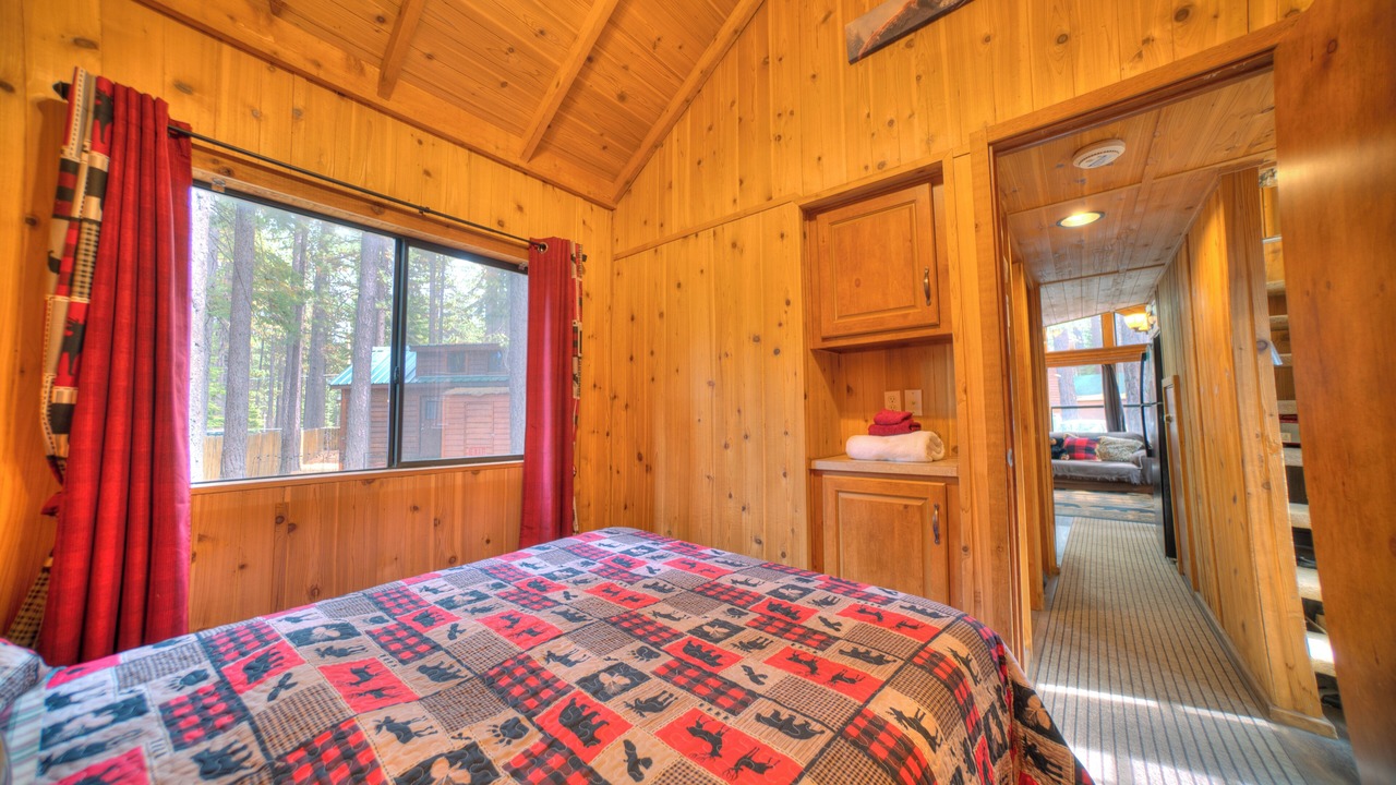 Photo of Bedroom in Tahoe Valley