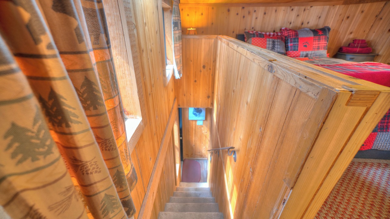 Photo of Bedroom in Tahoe Valley