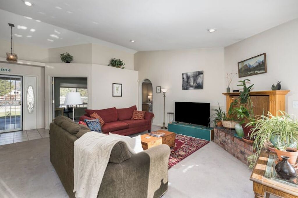 Photo of Livingroom in New Washoe City