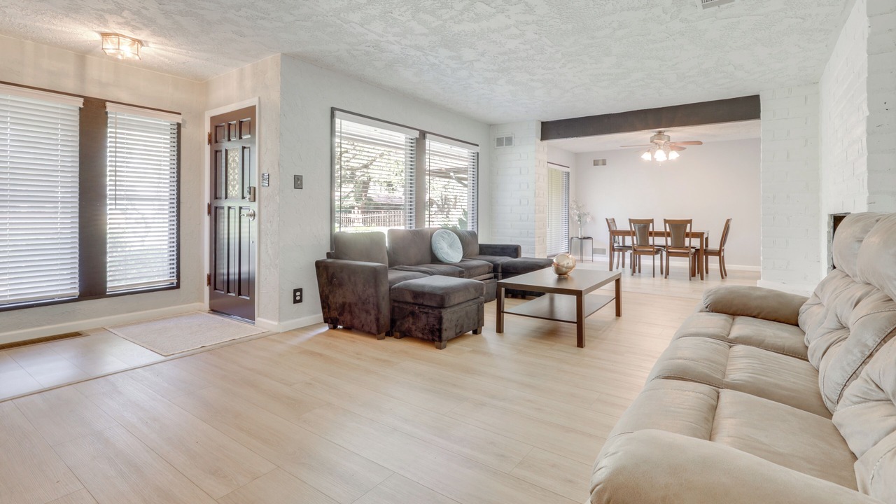 Photo of Livingroom in Roosevelt