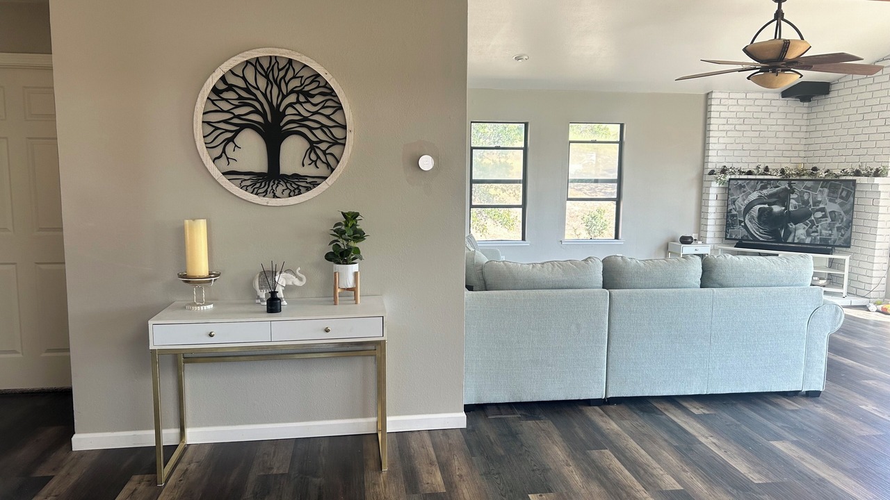 Photo of Livingroom in Hayward
