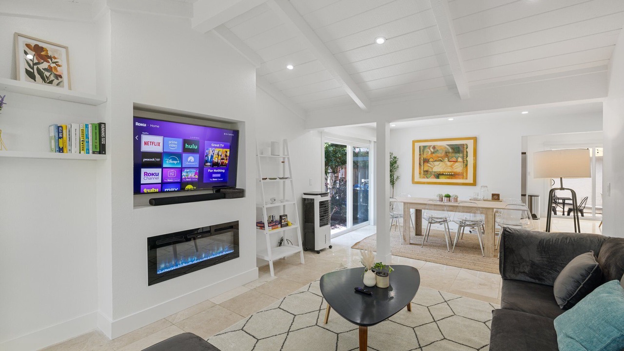 Photo of Livingroom in Cambrian