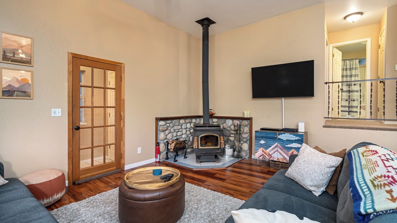 Photo of Livingroom in Twain Harte