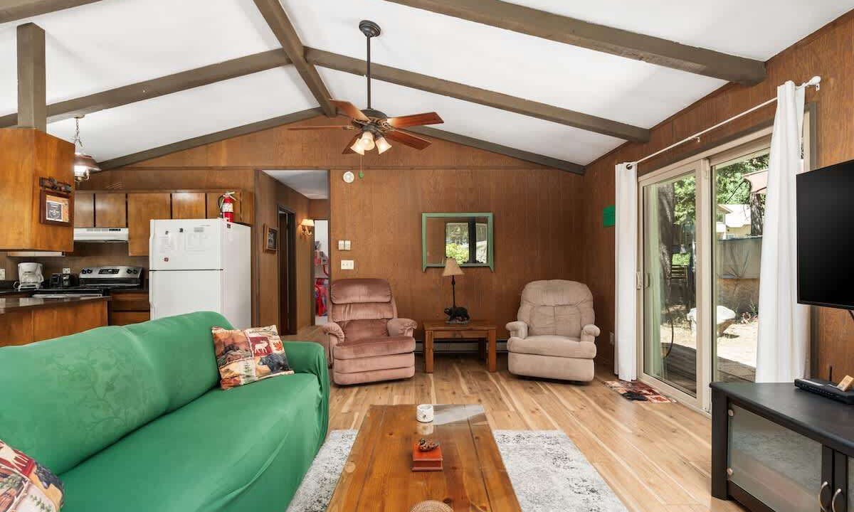 Photo of Livingroom in Sierra Cedars