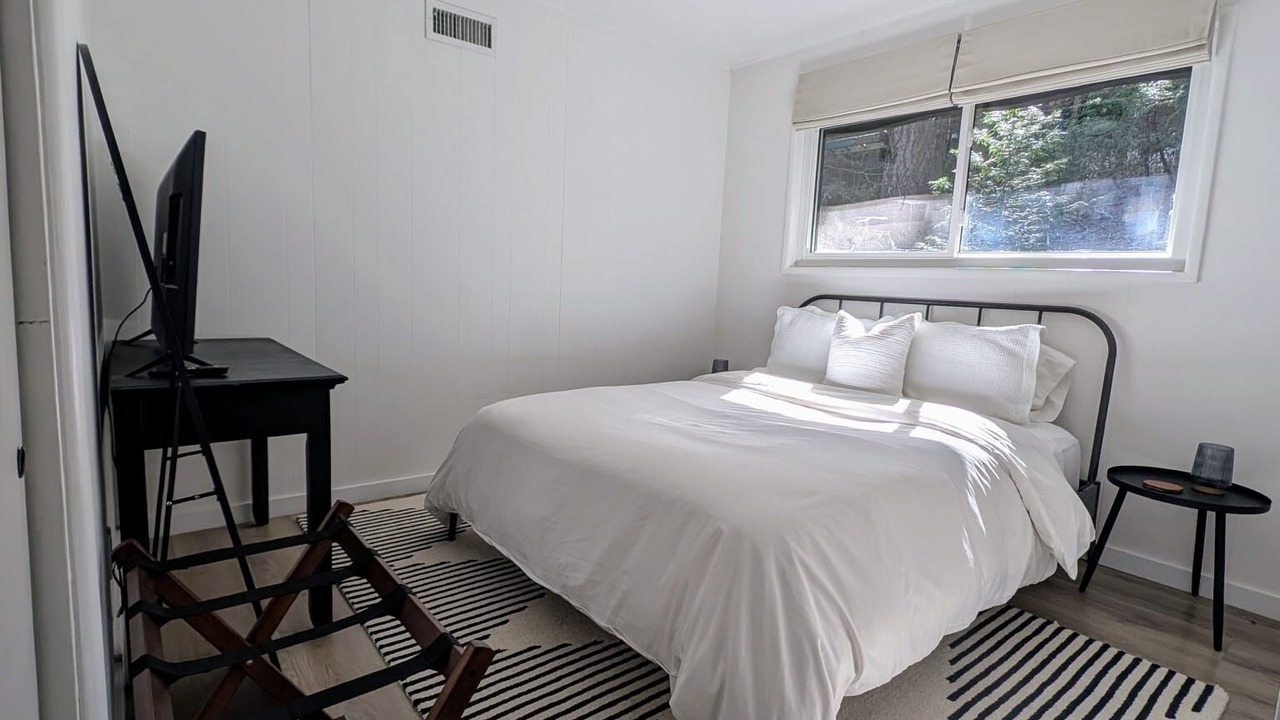 Photo of Bedroom in Crestline