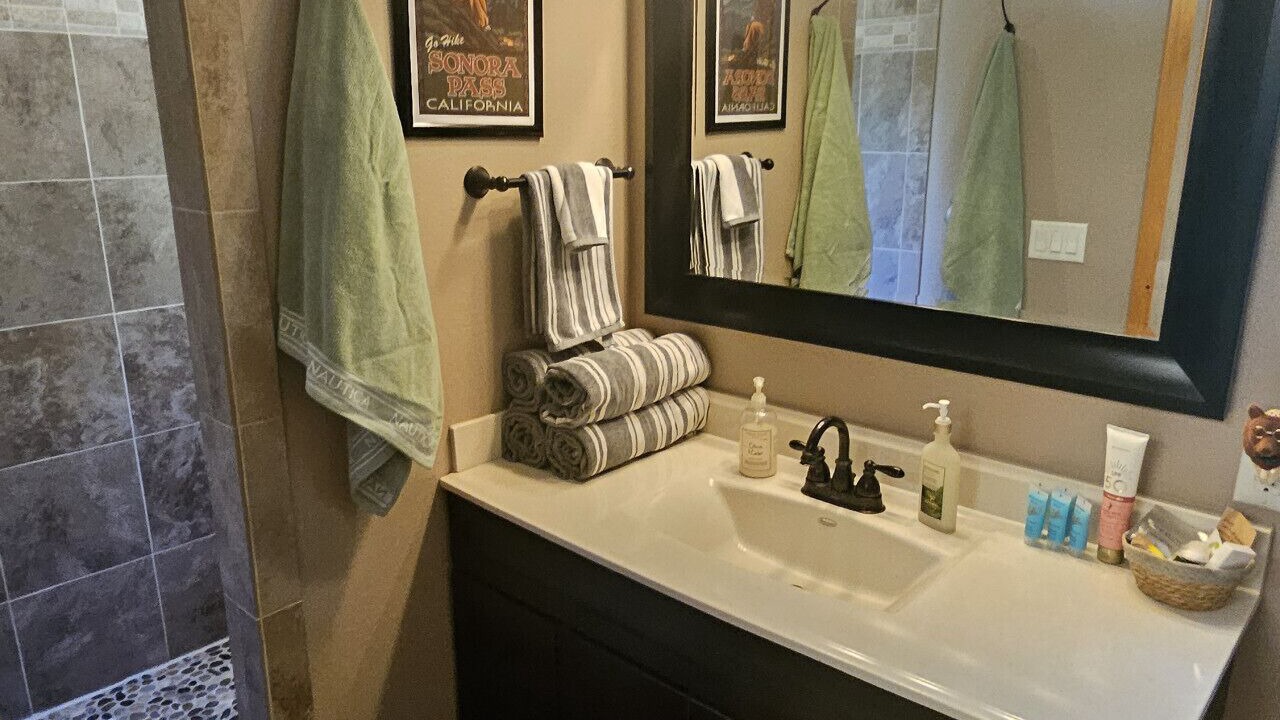 Photo of Bathroom in Tuolumne County