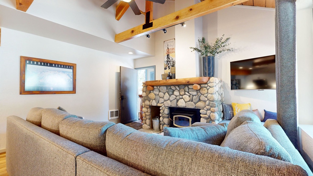 Photo of Livingroom in Majestic Pines
