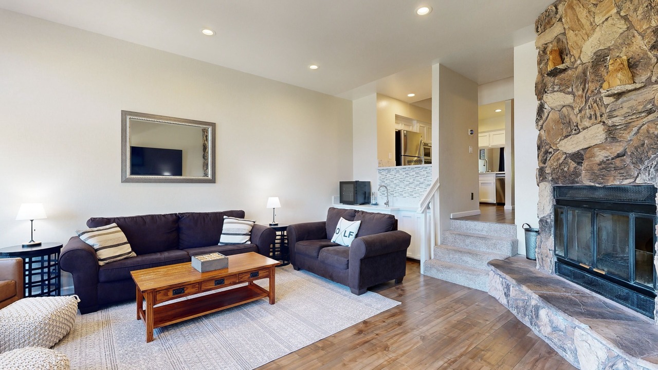 Photo of Livingroom in Groveland
