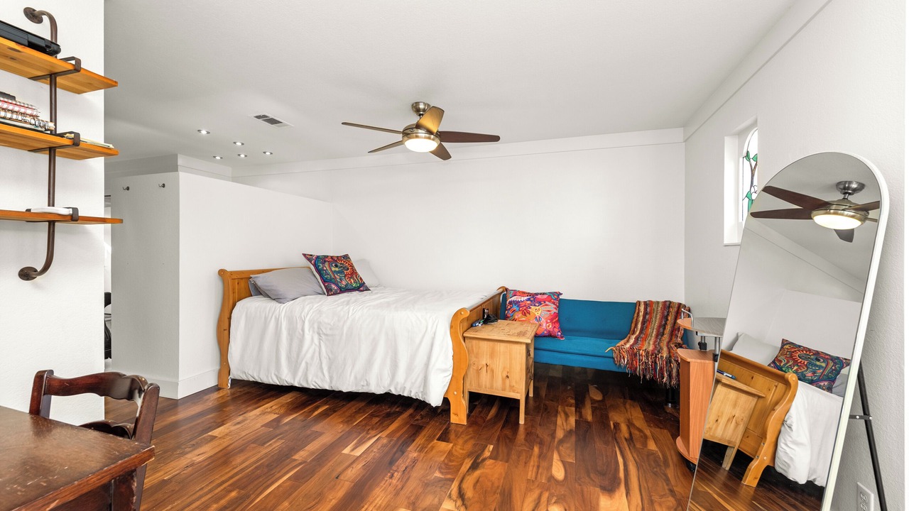 Photo of Bedroom in Agoura Hills