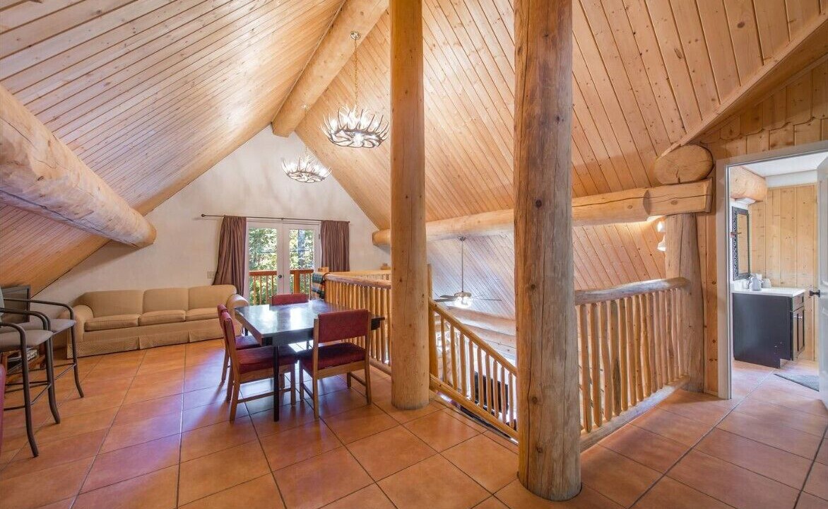 Photo of Livingroom in Tahoma