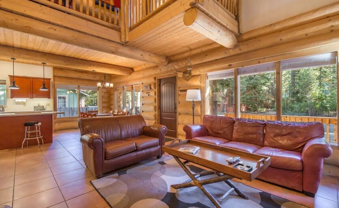 Photo of Livingroom in Tahoma