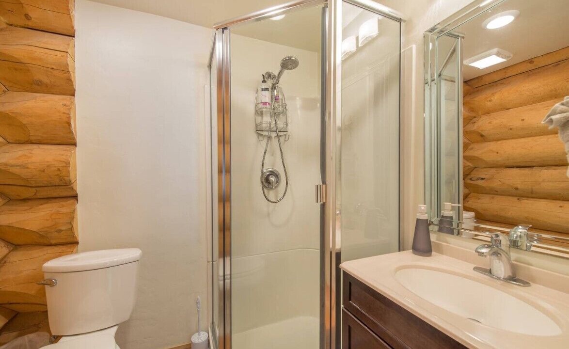 Photo of Bathroom in Tahoma