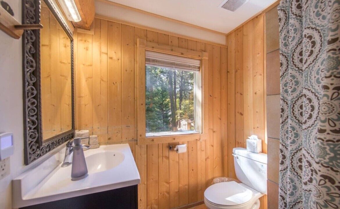 Photo of Bathroom in Tahoma