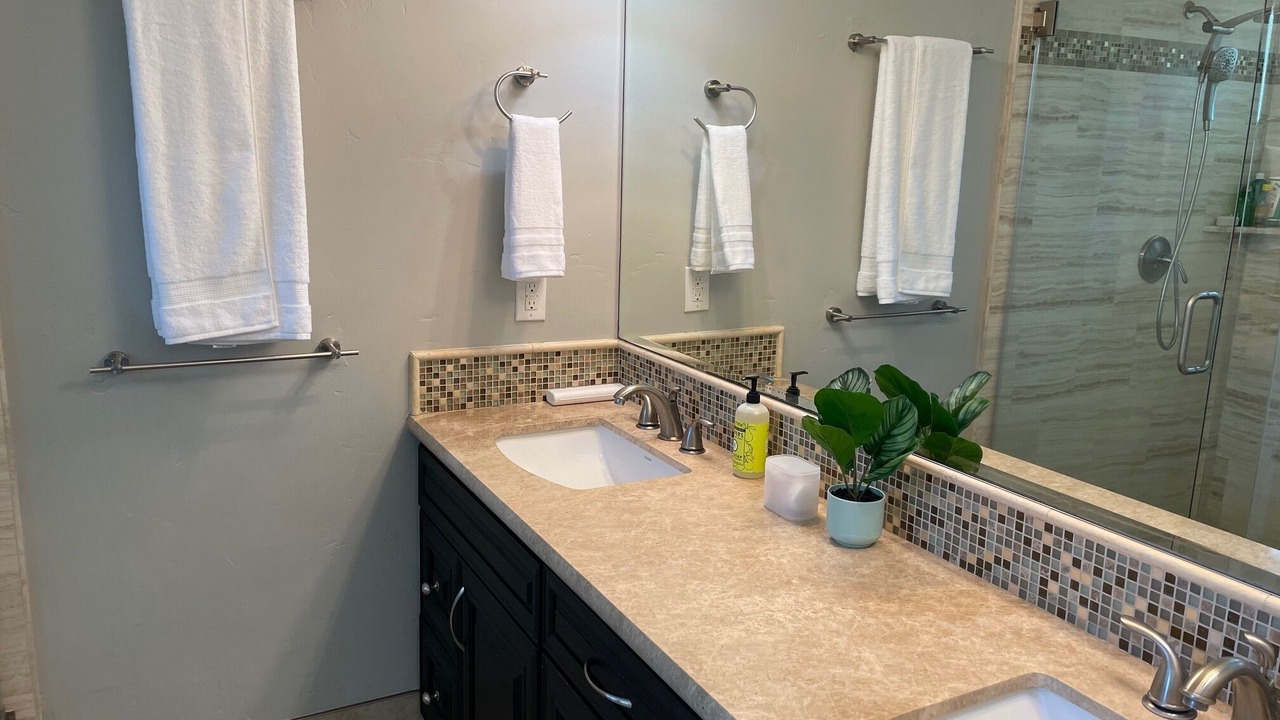Photo of Bathroom in Willow Glen South - Lincoln Glen