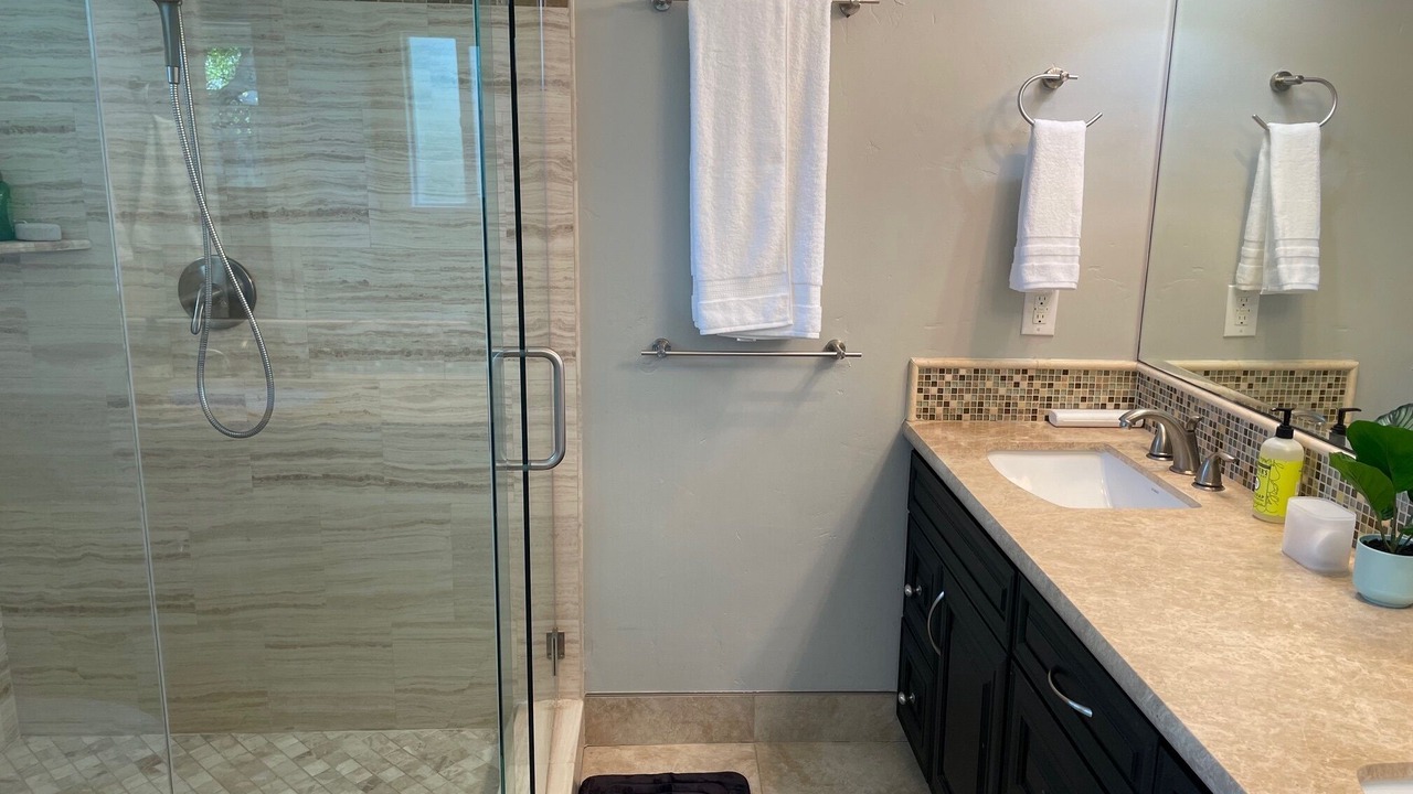 Photo of Bathroom in Willow Glen South - Lincoln Glen