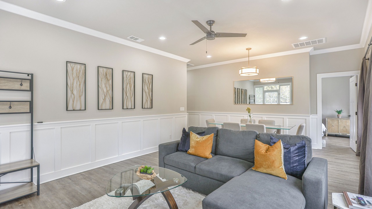 Photo of Livingroom in Saratoga