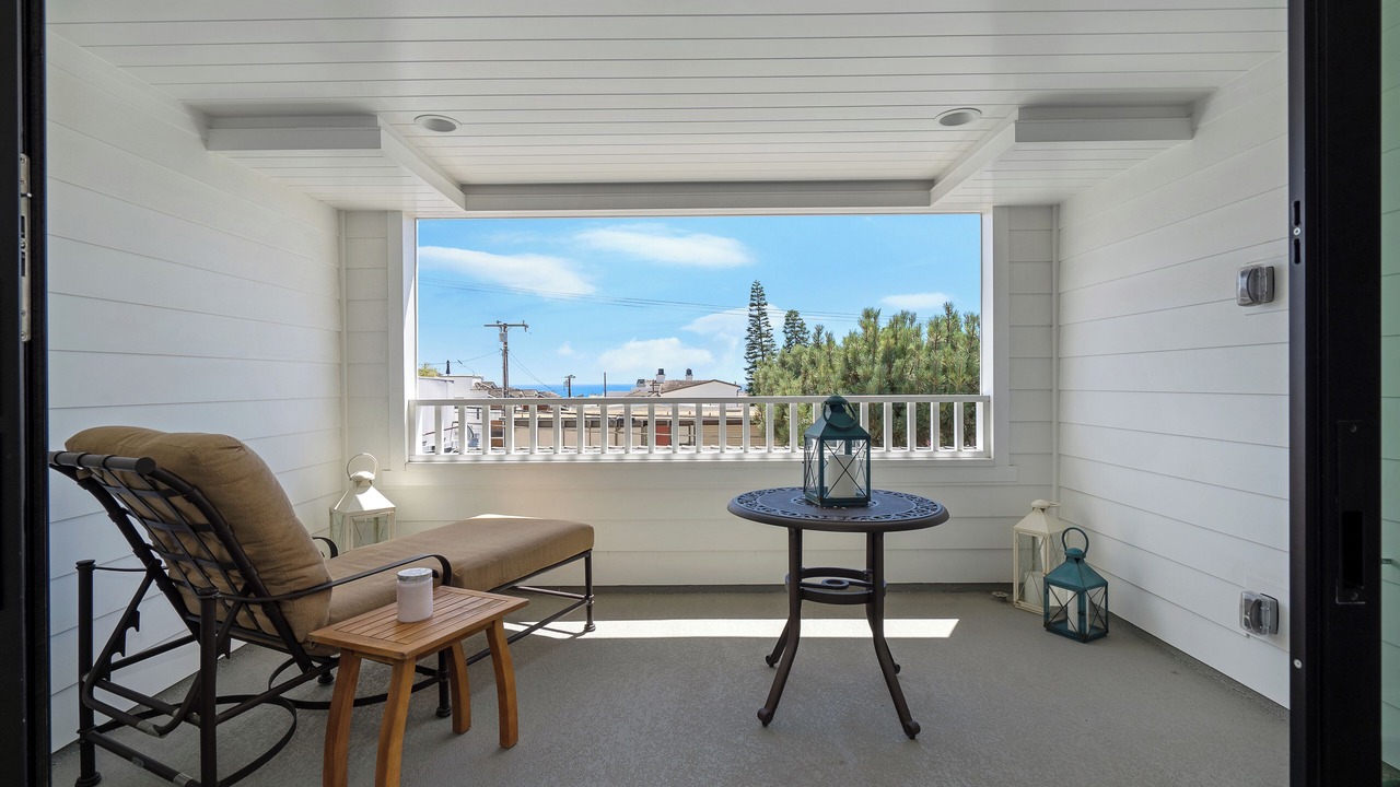Photo of Livingroom in Corona del Mar