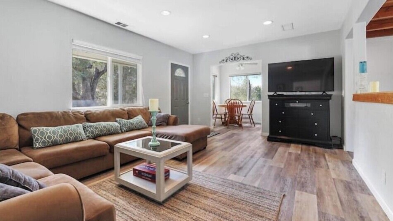 Photo of Livingroom in Three Rivers