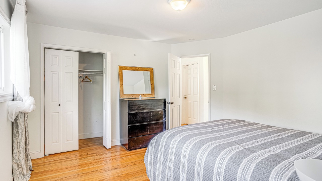 Photo of Bedroom in Oakland