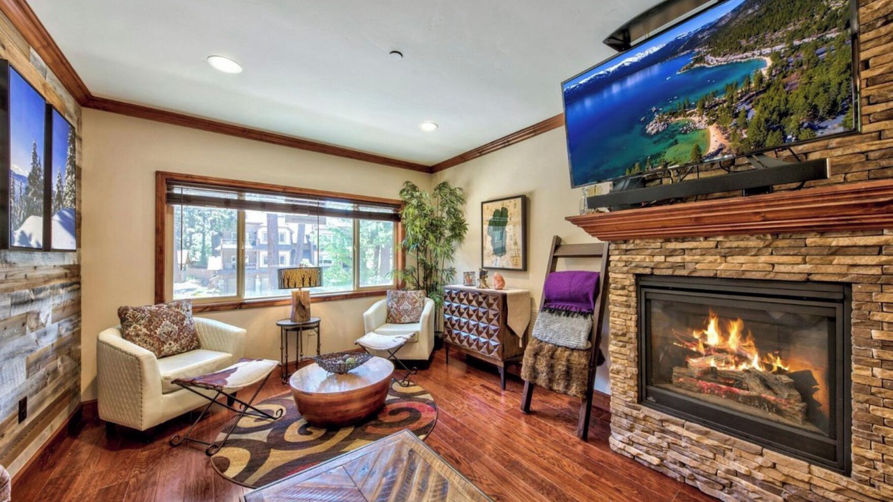 Photo of Livingroom in Tahoe Meadows
