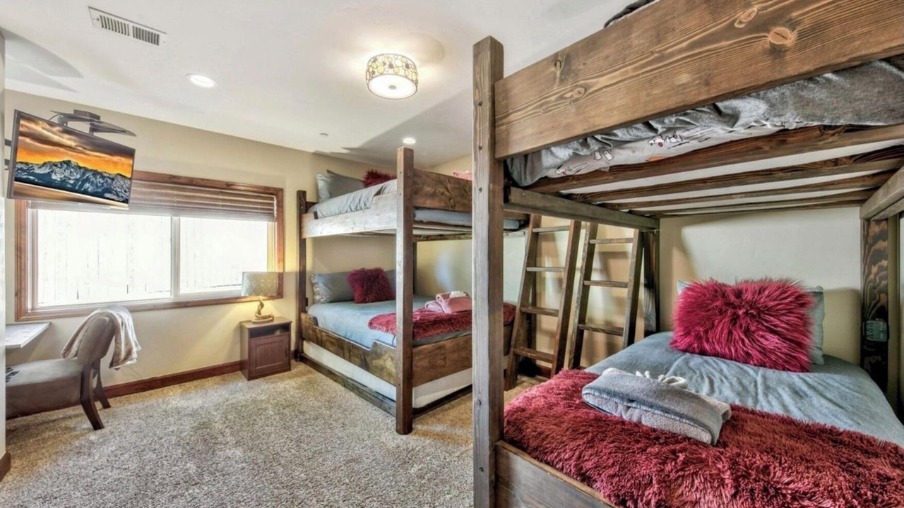 Photo of Bedroom in Tahoe Meadows