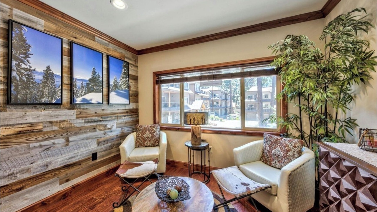 Photo of Livingroom in Tahoe Meadows