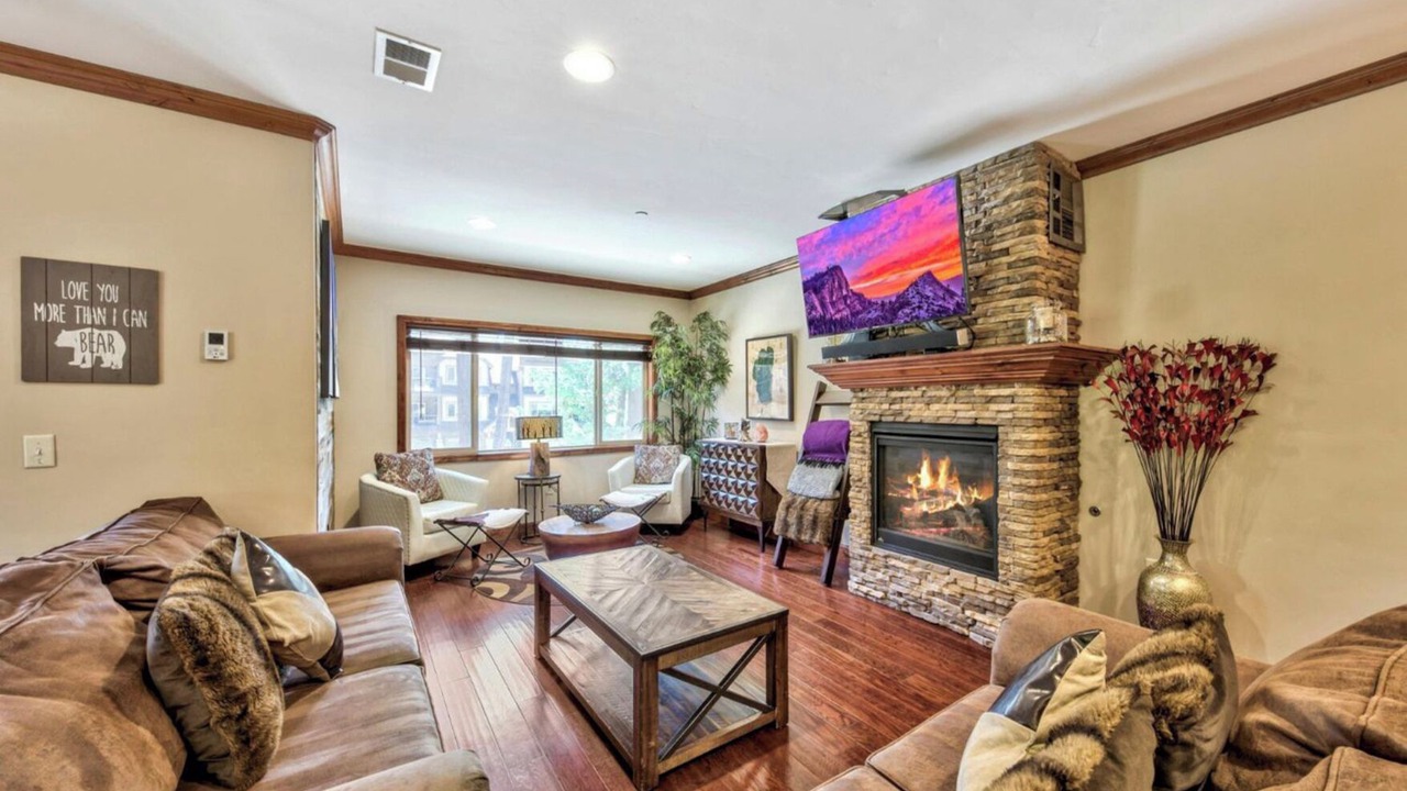 Photo of Livingroom in Tahoe Meadows