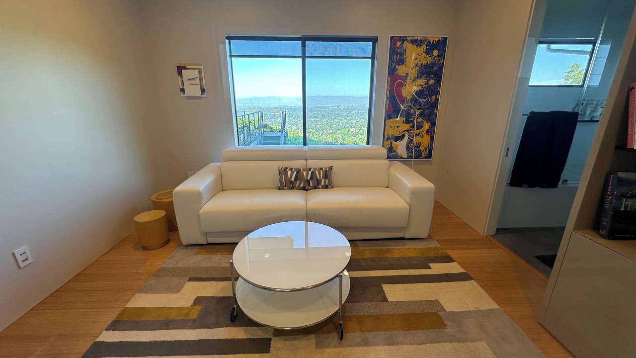 Photo of Livingroom in Loyola