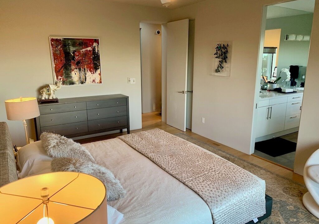 Photo of Bedroom in Loyola
