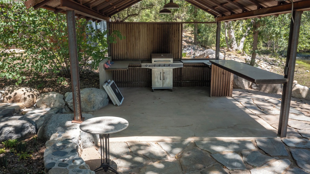 Photo of Patio Balcony in Three Rivers